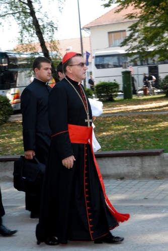 Kardinal Bozanić u Jasenovcu (2)